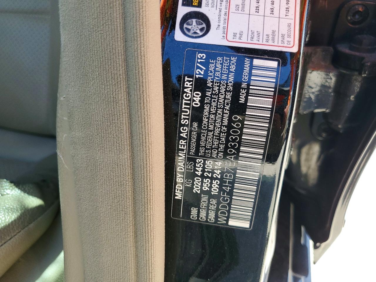 2014 Mercedes-benz C 250 Черный vin: WDDGF4HB7EA933069