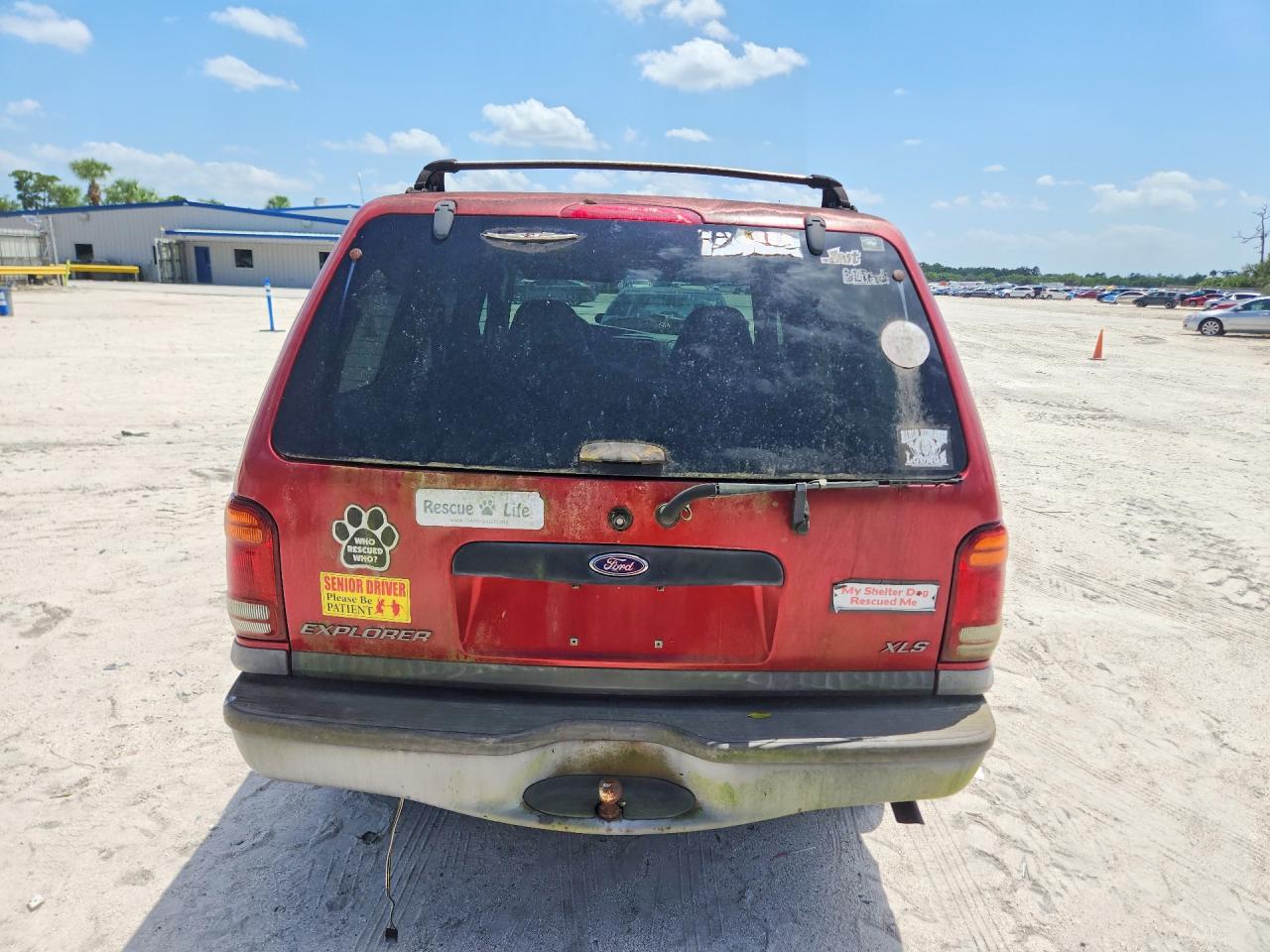 2001 Ford Explorer Xls Red vin: 1FMZU62E51ZA36072