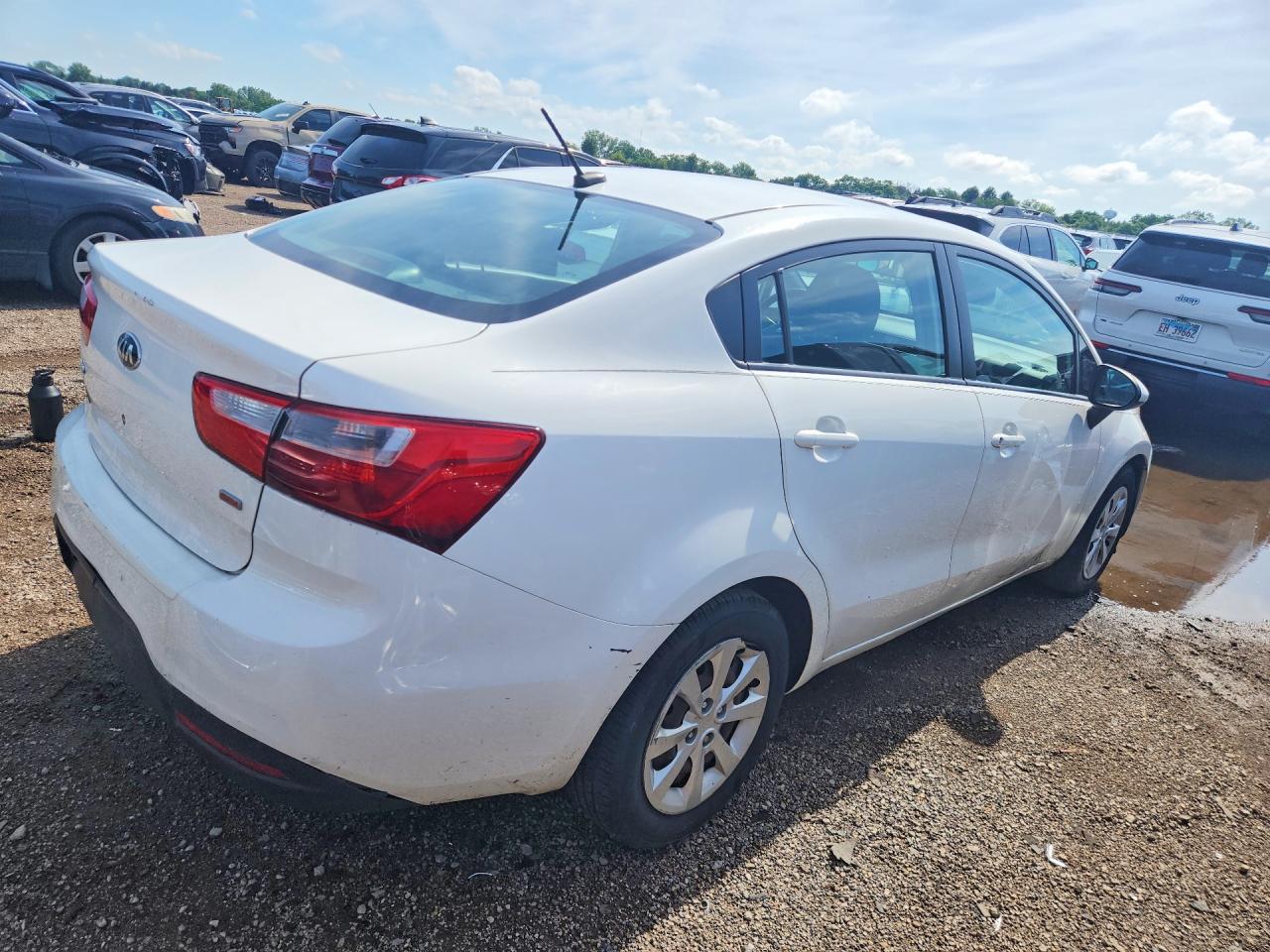 2015 Kia Rio Lx White vin: KNADM4A3XF6427050