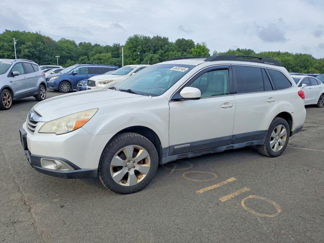 2010 Subaru Outback 2.5i Premium Белый vin: 4S4BRBGCXA3371365