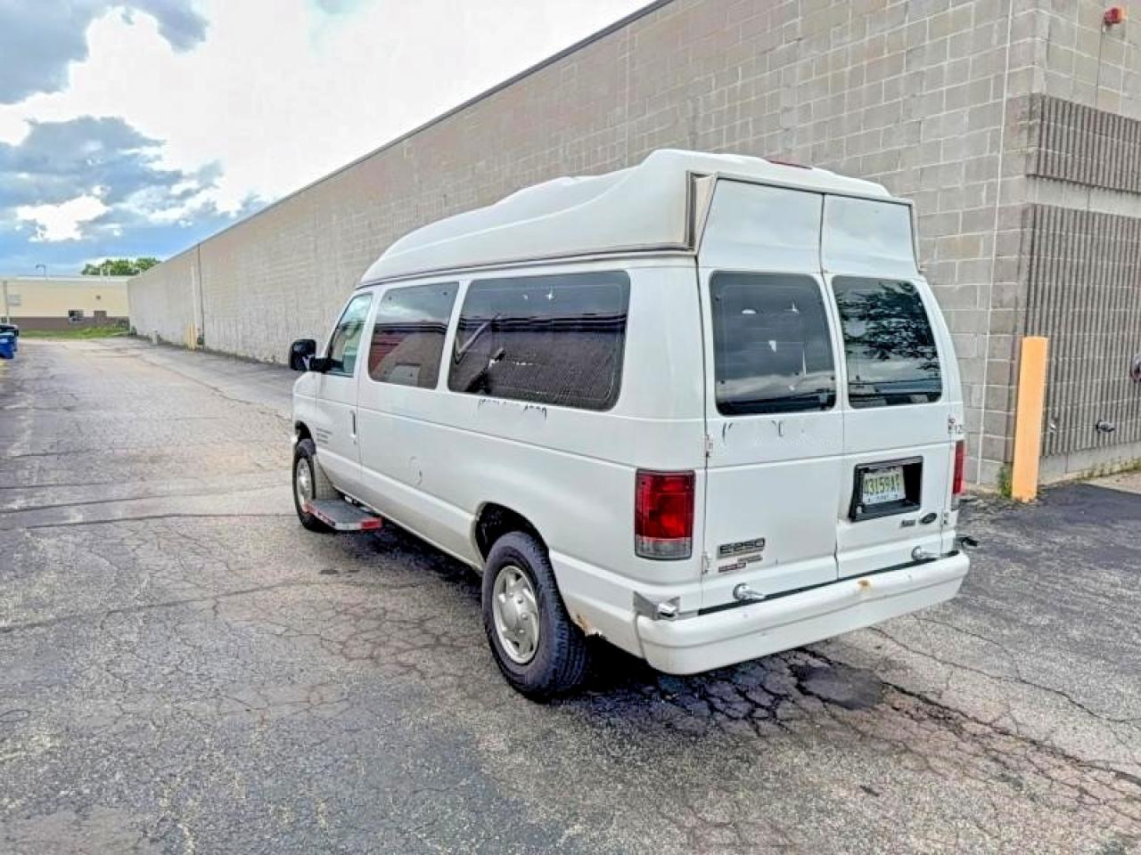 2014 Ford Econoline E250 Van White vin: 1FTNE2EW0EDB18825