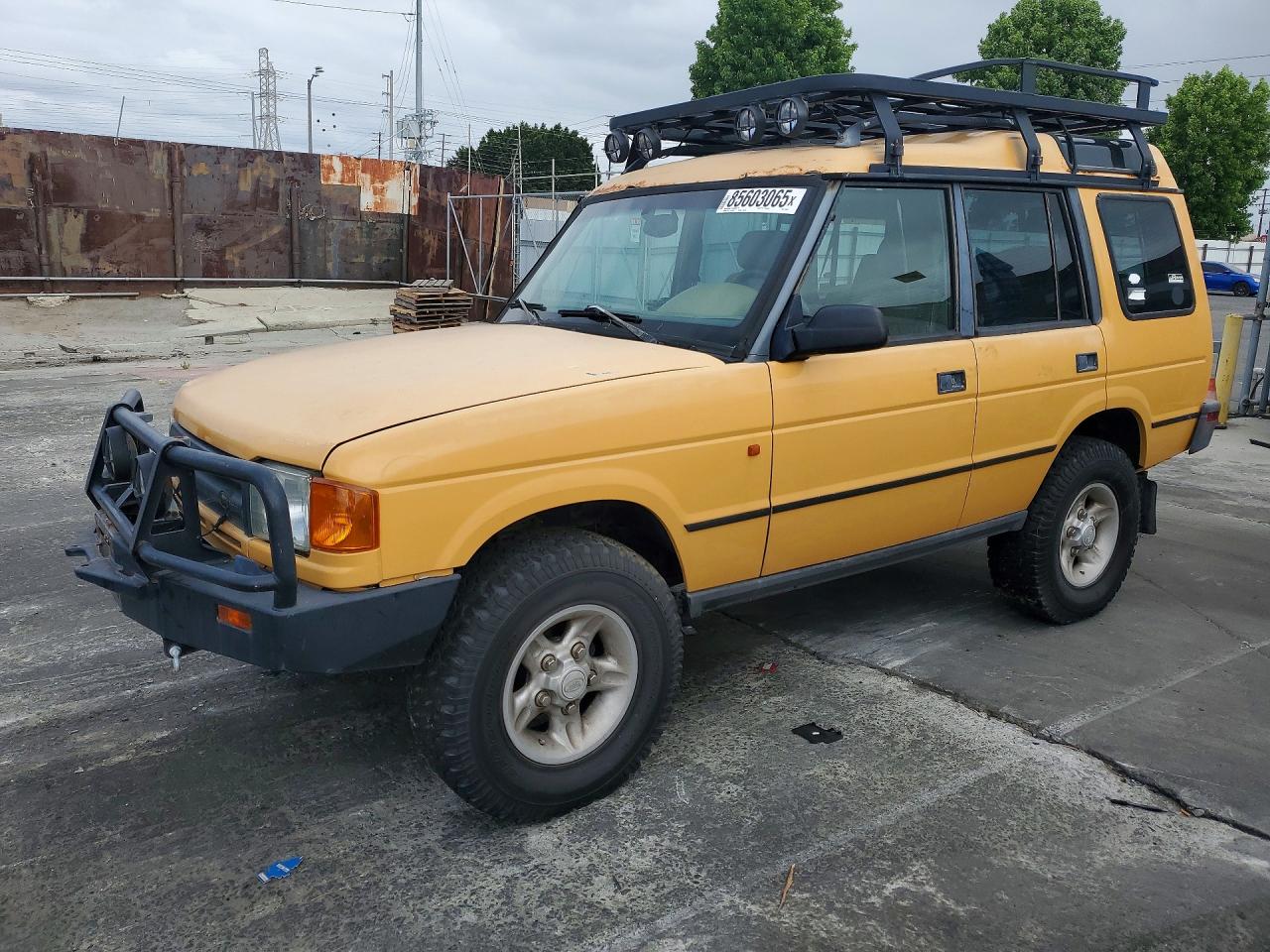 1998 Land Rover Discovery Yellow vin: SALJY1240WA759522