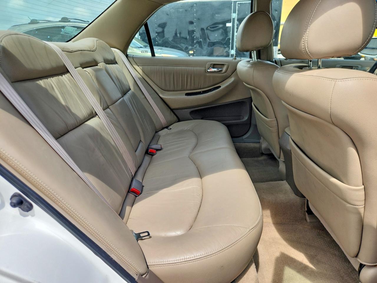 2000 Honda Accord Ex White vin: 1HGCG1650YA085477