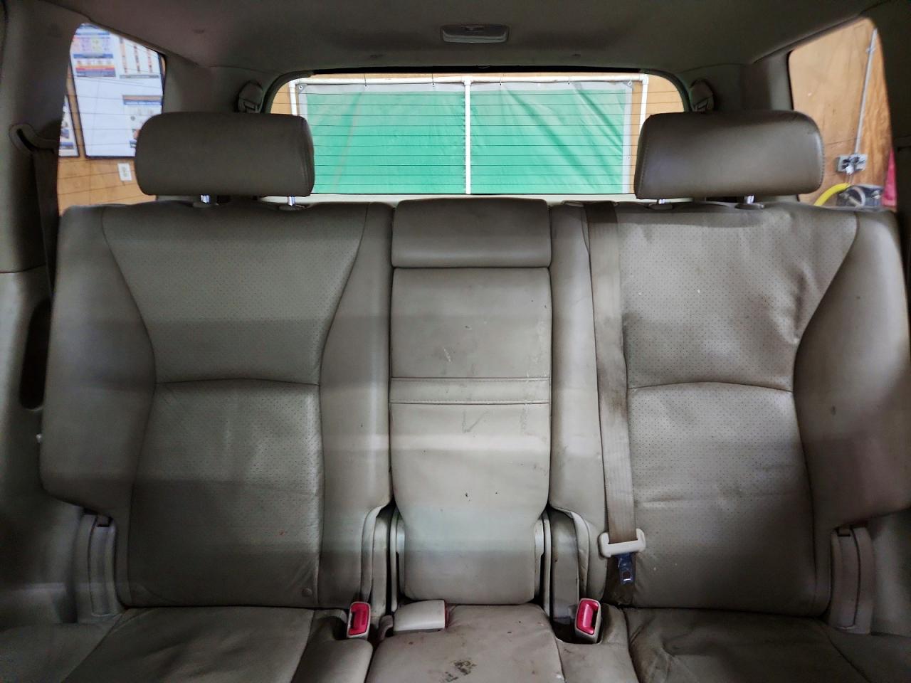 2007 Toyota Highlander Base White vin: JTEEP21A170215106
