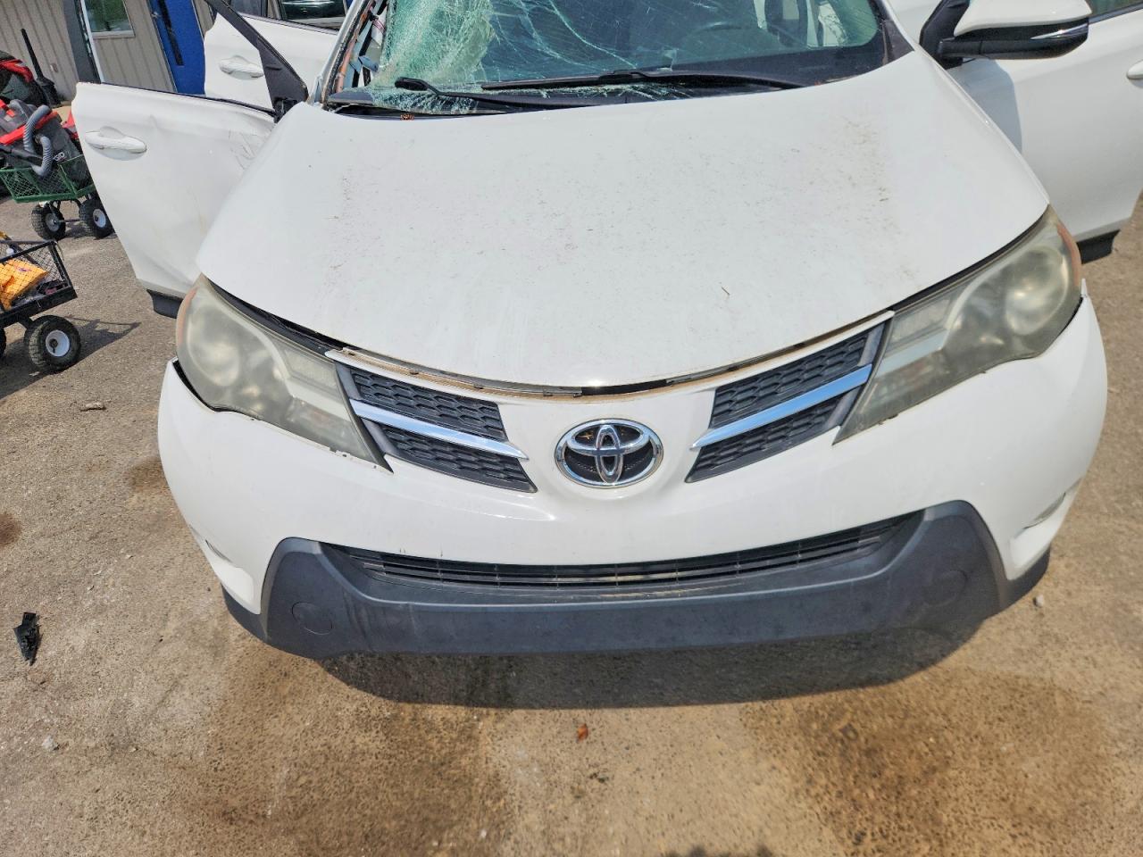 2015 Toyota Rav4 Xle White vin: 2T3WFREVXFW233650