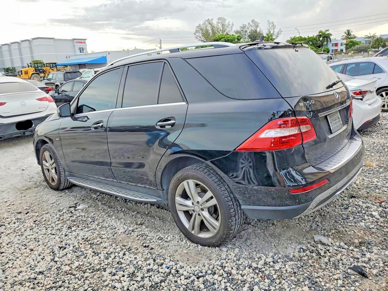 2014 Mercedes-benz Ml 350 Black vin: 4JGDA5JB1EA390874