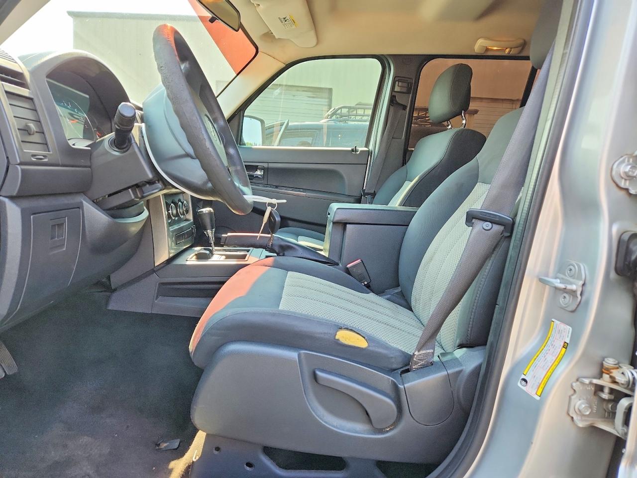 2010 Jeep Liberty Sport Silver vin: 1J4PN2GK5AW103913