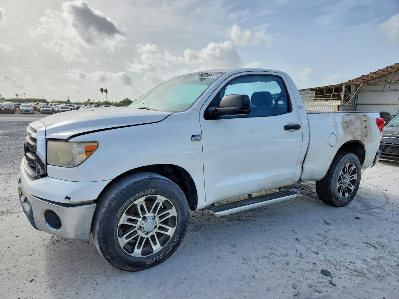 2010 Toyota Tundra Grade White vin: 5TFJM5F12AX001035