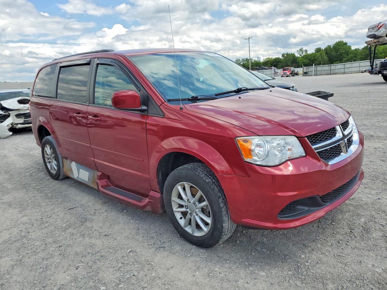 2014 Dodge Grand Caravan Sxt Burgundy vin: 2C4RDGCG1ER140536