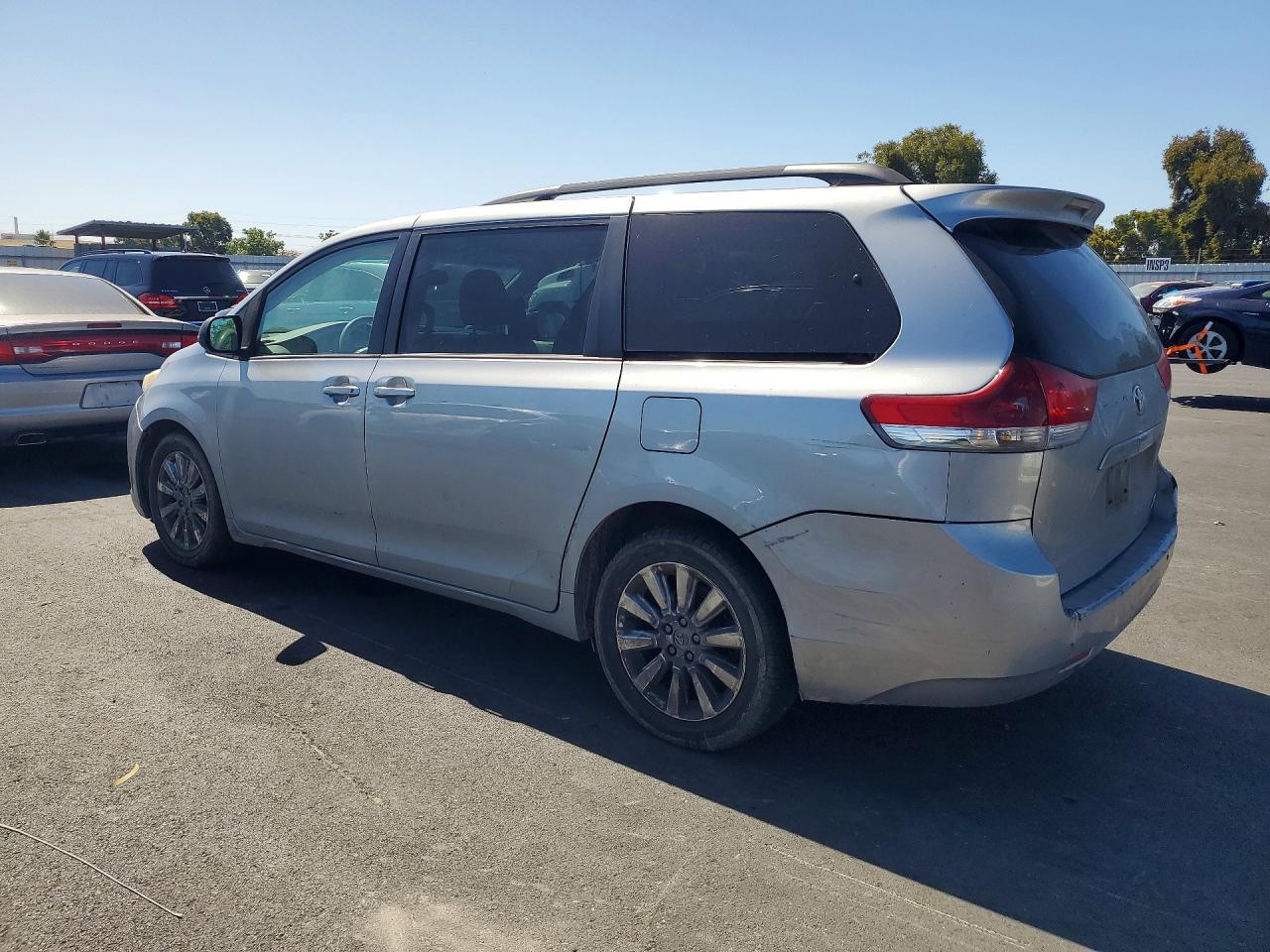 2014 Toyota Sienna Le Silver vin: 5TDJK3DCXES077807