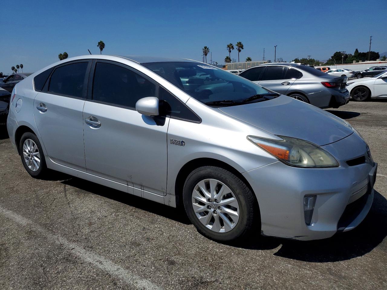 2014 Toyota Prius Plug-in Hybrid Base Silver vin: JTDKN3DP1E3059535