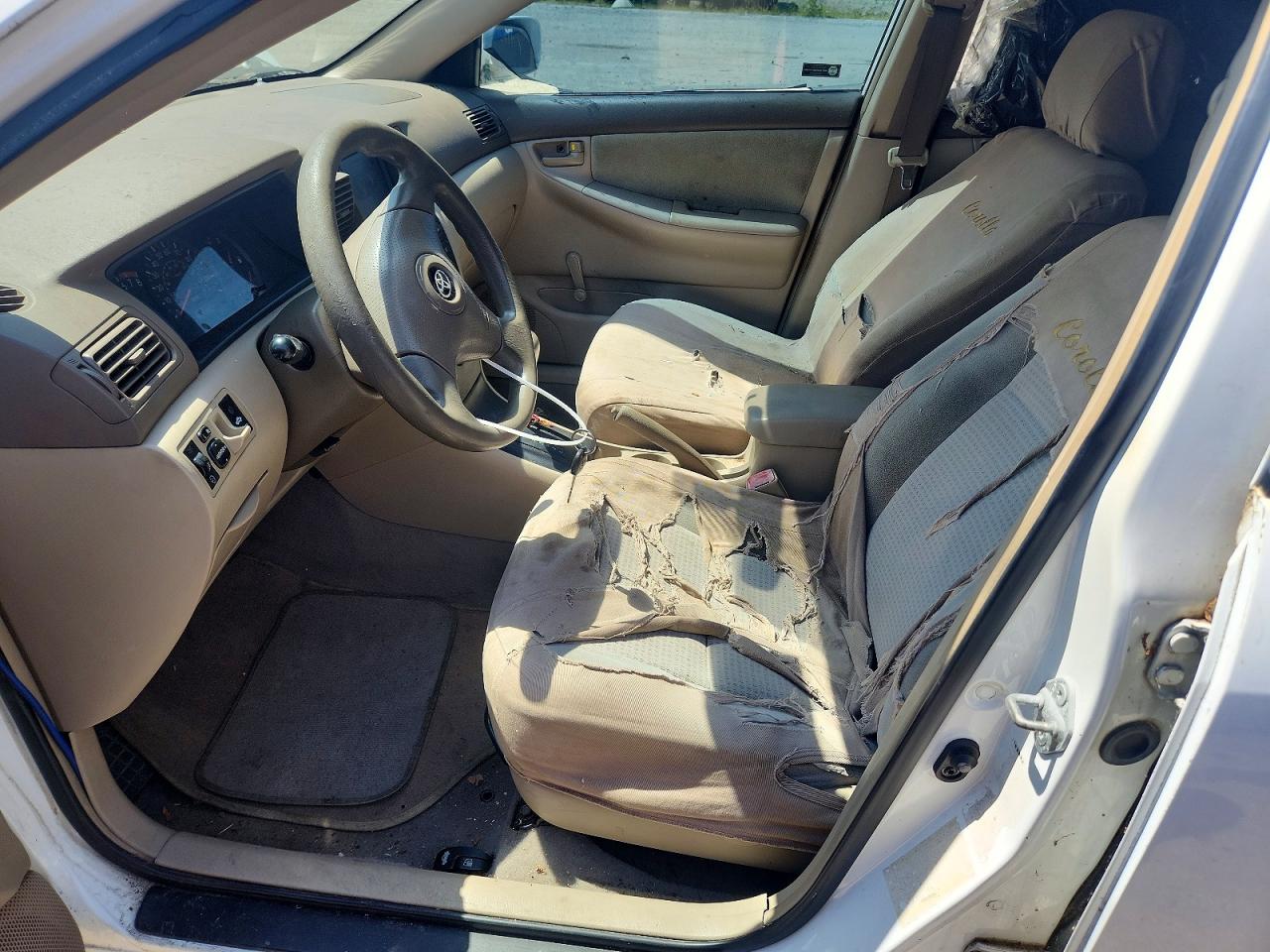 2005 Toyota Corolla Ce White vin: 1NXBR32E55Z482212