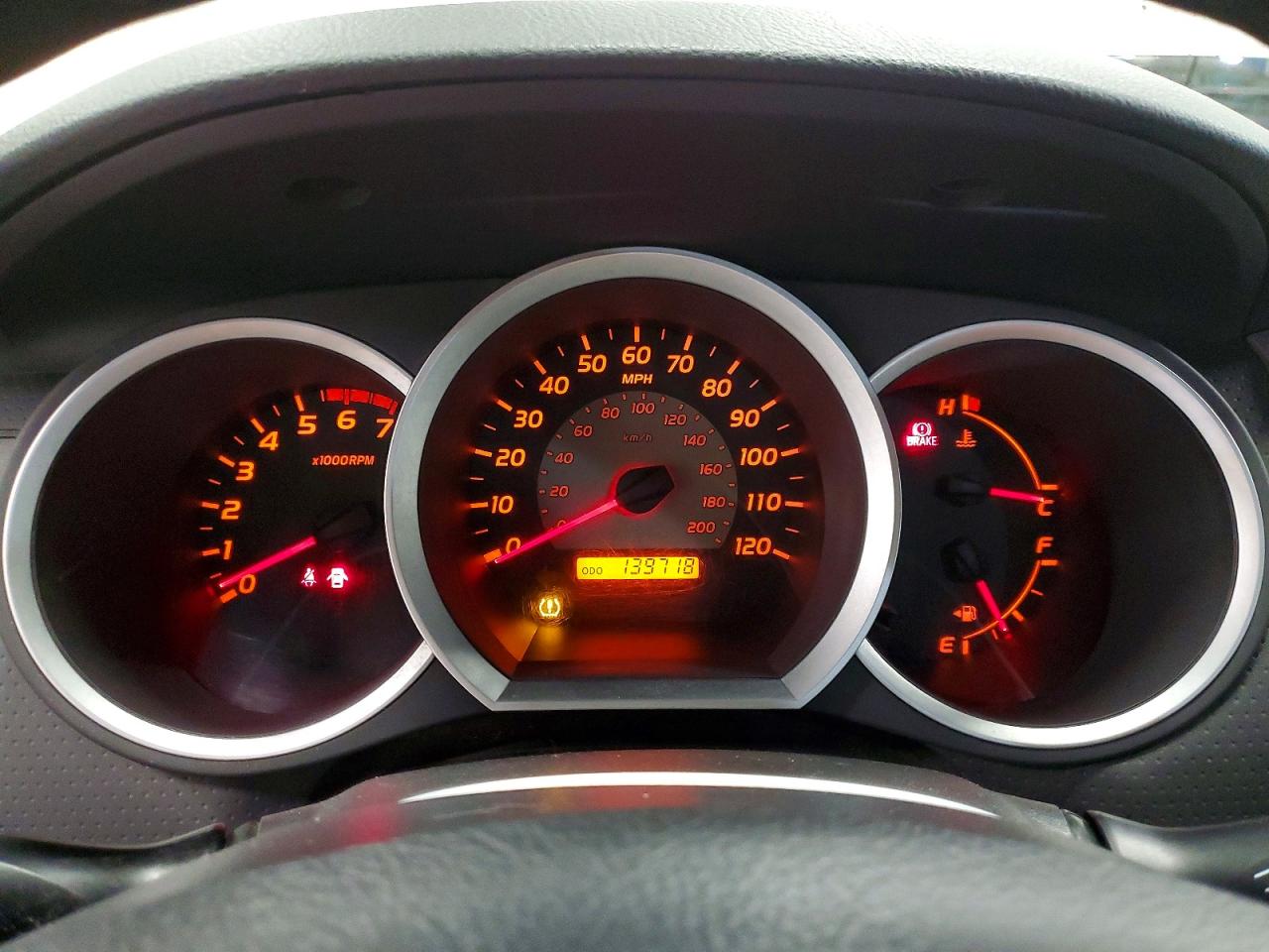 2006 Toyota Tacoma Base Серебряный vin: 5TEPX42N36Z283352