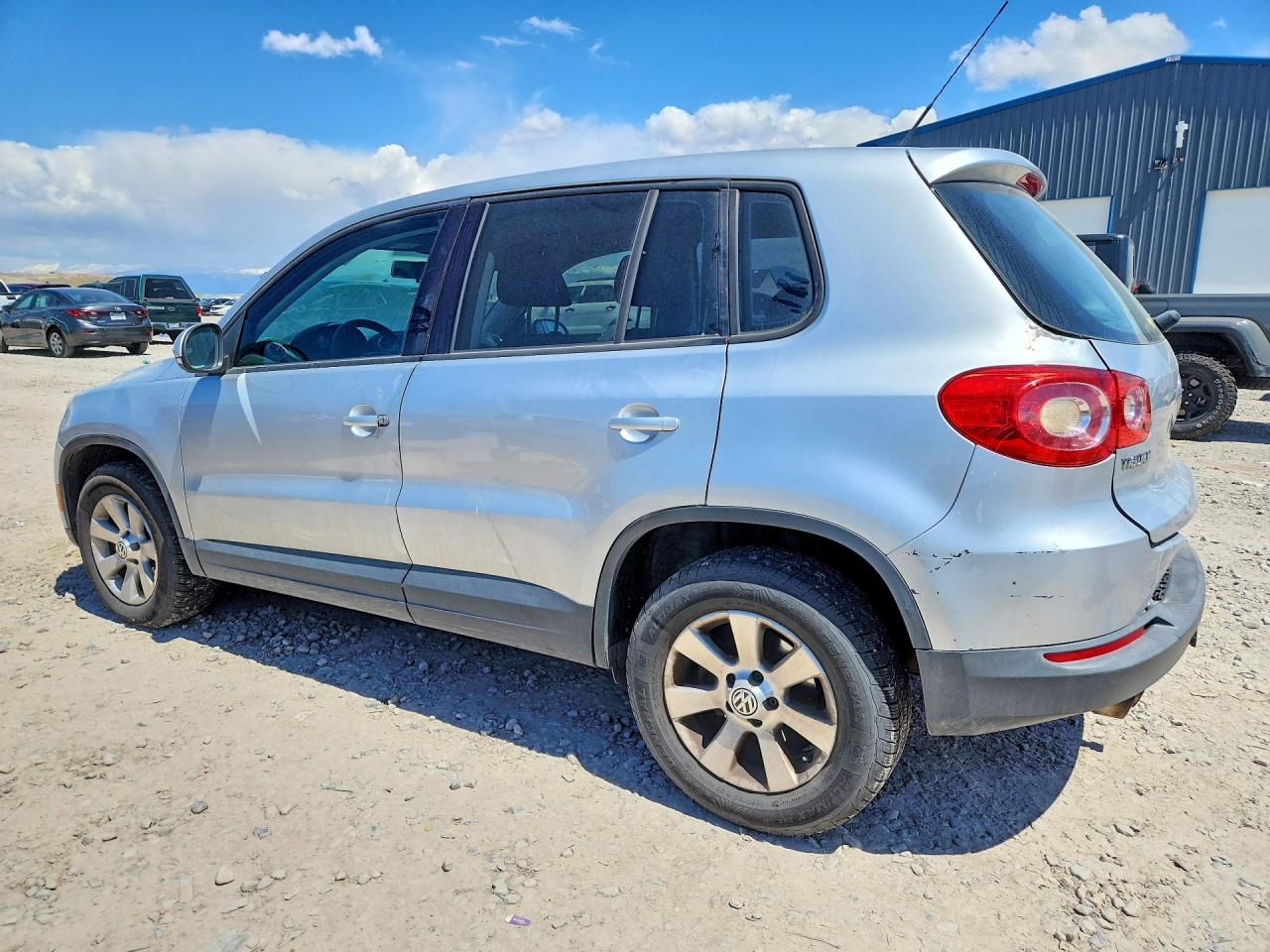 2010 Volkswagen Tiguan Se Silver vin: WVGBV7AX6AW523838