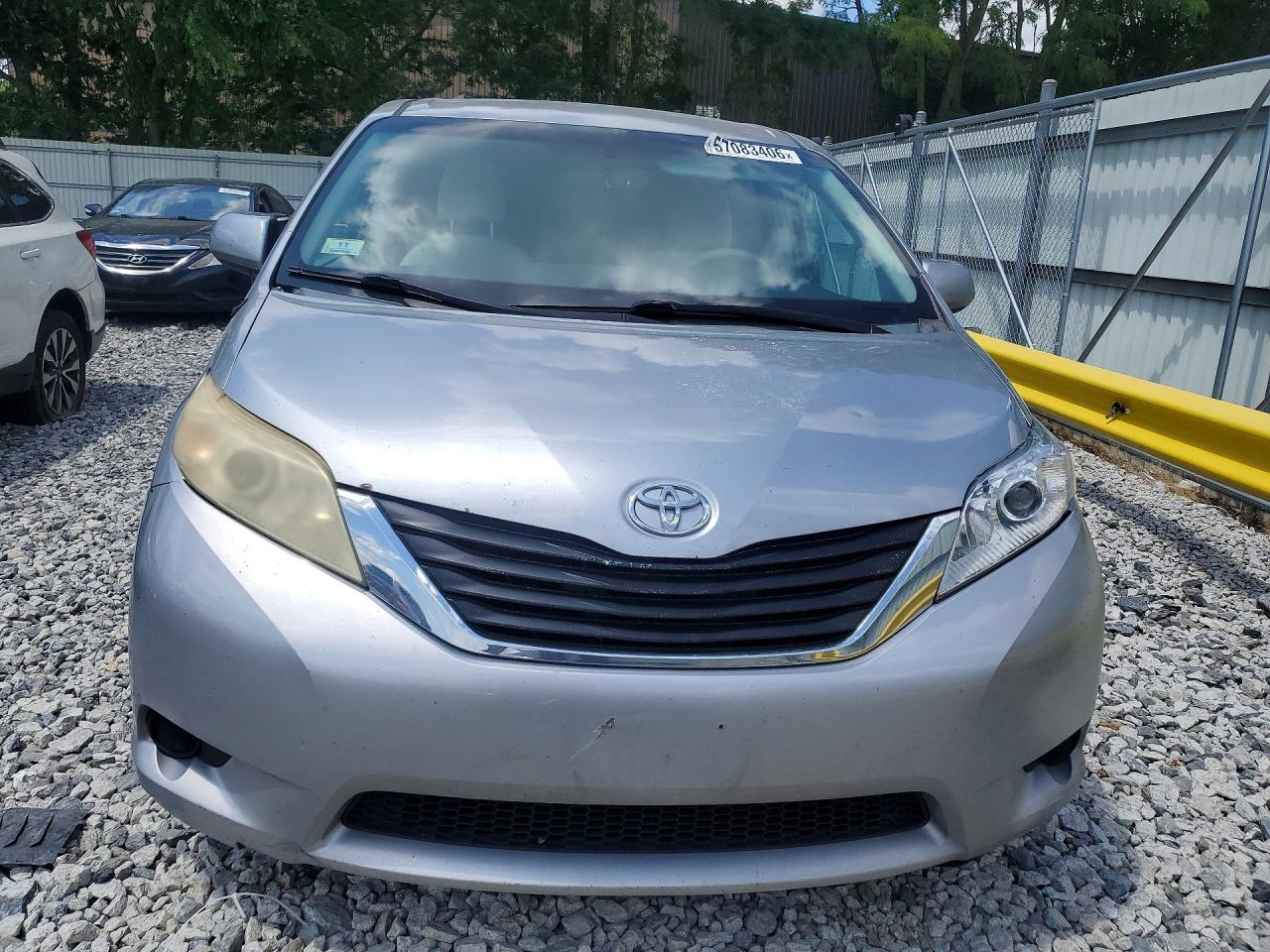 2012 Toyota Sienna Le Silver vin: 5TDKK3DC2CS179846