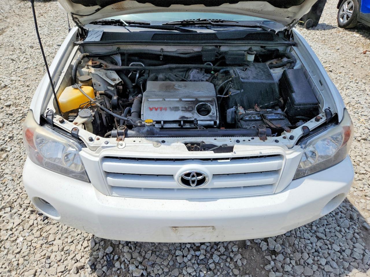 2004 Toyota Highlander Base White vin: JTEEP21AX40022349