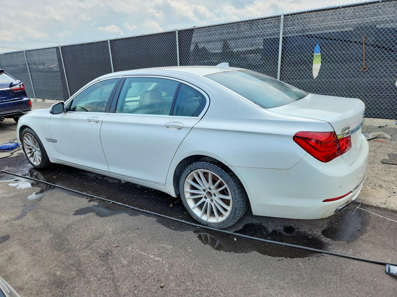 2013 Bmw 750 Lxi White vin: WBAYF8C54DDE59036