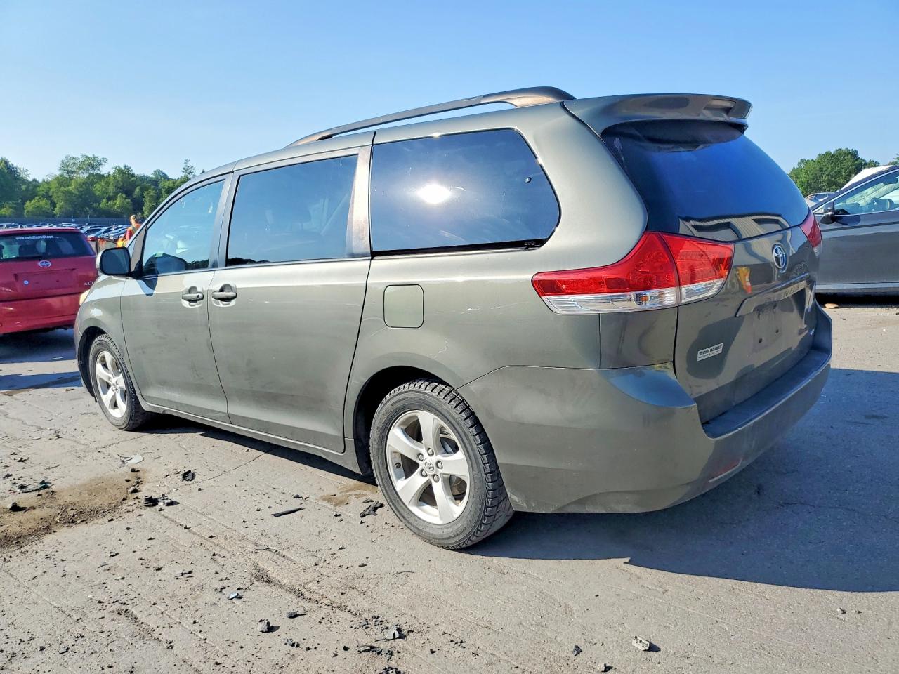 2012 Toyota Sienna Le Серый vin: 5TDKK3DC3CS186739