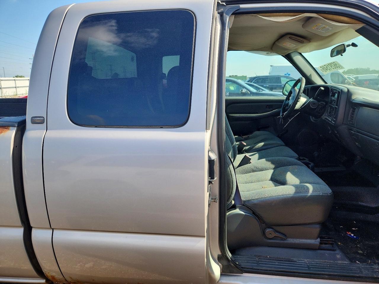 2005 Chevrolet Silverado K2500 Heavy Duty Бежевый vin: 1GCHK29U65E206397