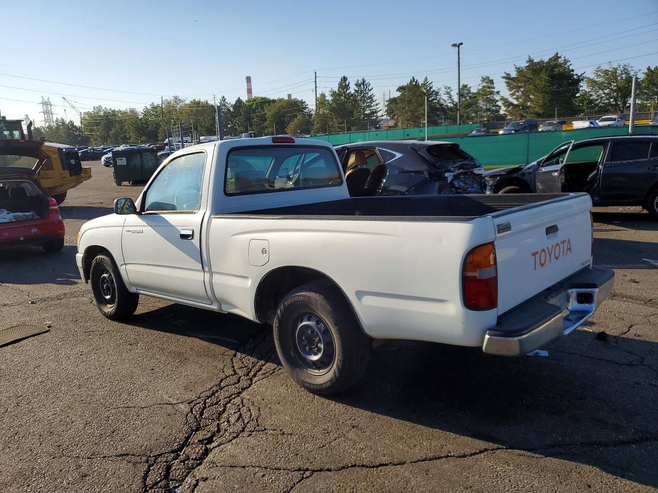 1997 Toyota Tacoma Base White vin: 4TANL42N2VZ257219