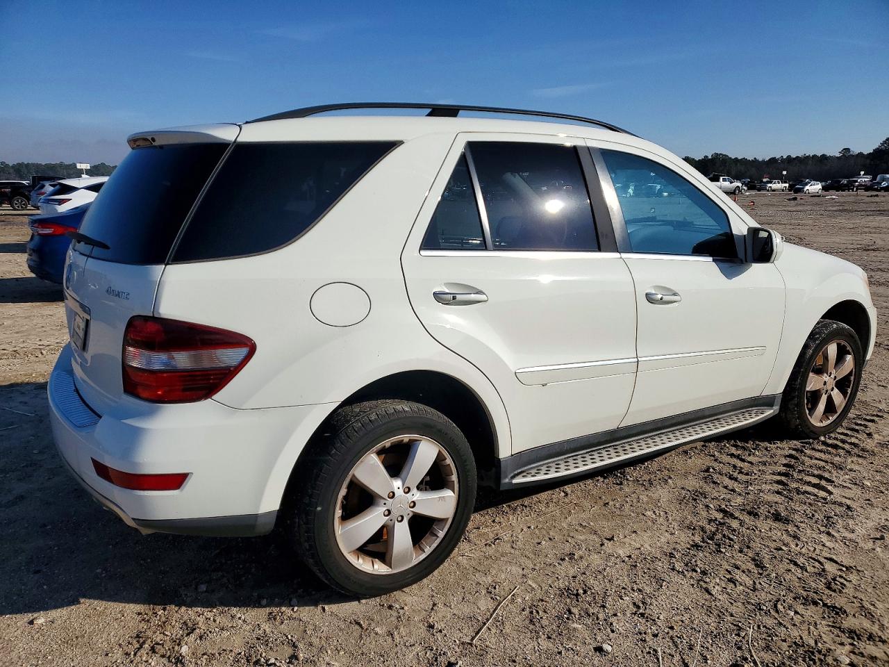 2010 Mercedes-benz Ml 350 4matic Белый vin: 4JGBB8GB0AA541100