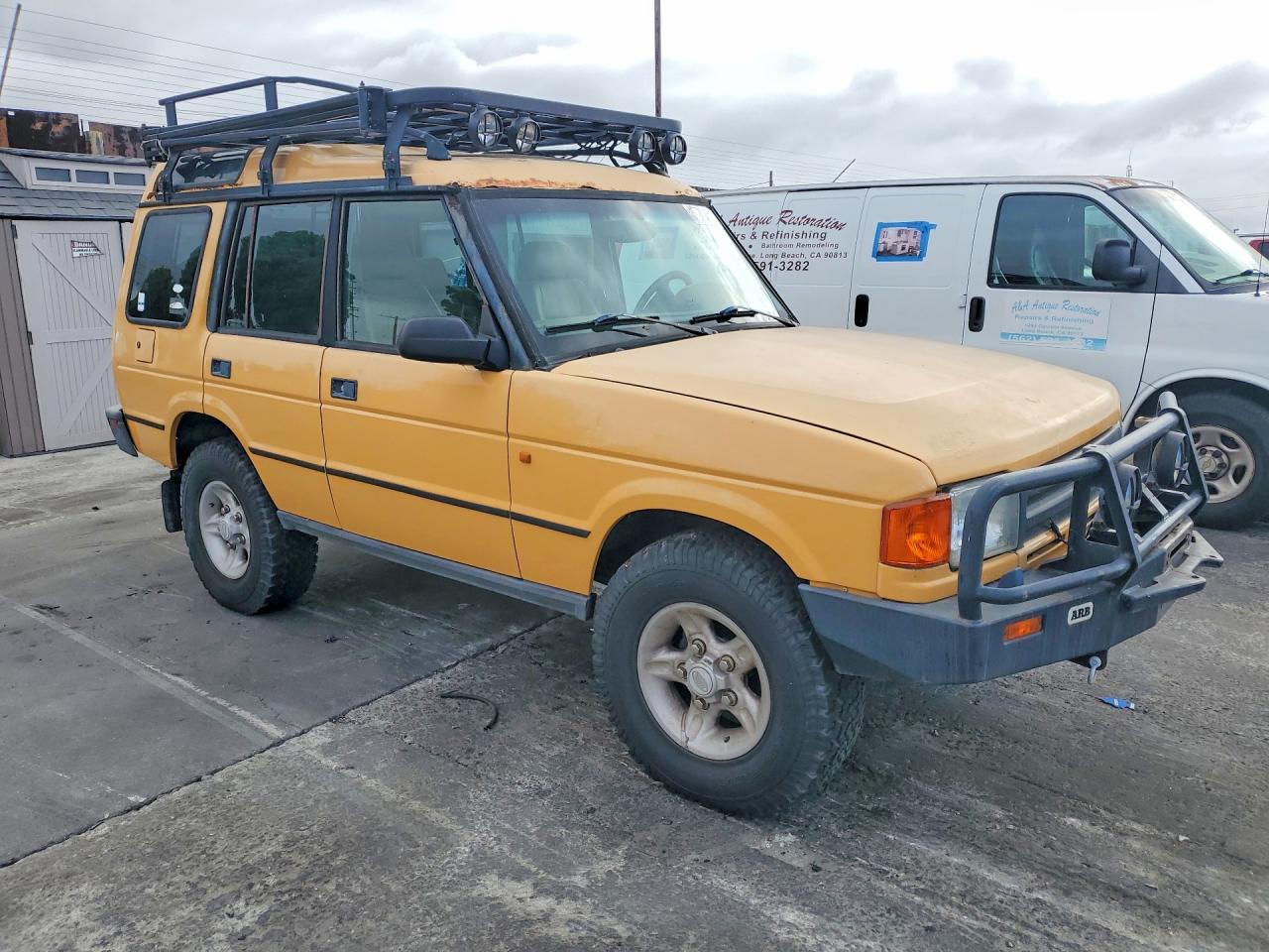 1998 Land Rover Discovery Yellow vin: SALJY1240WA759522