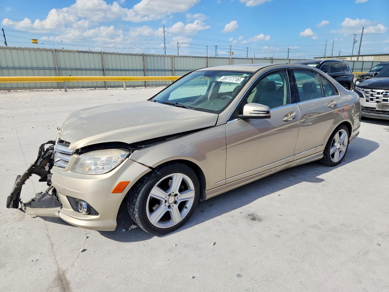 2010 Mercedes-benz C 300 Tan vin: WDDGF5EB6AR107190