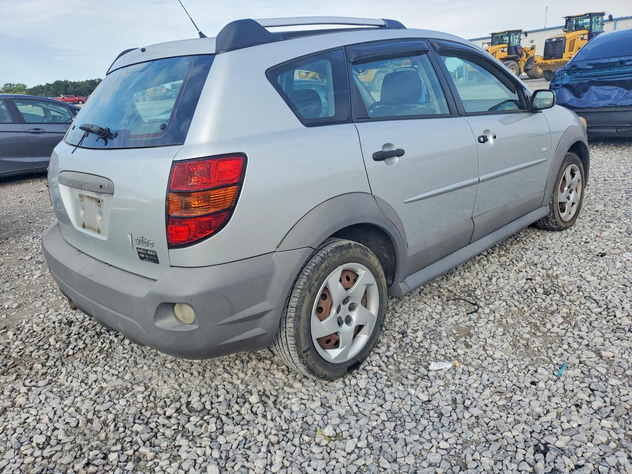 2008 Pontiac Vibe Silver vin: 5Y2SL65838Z404435