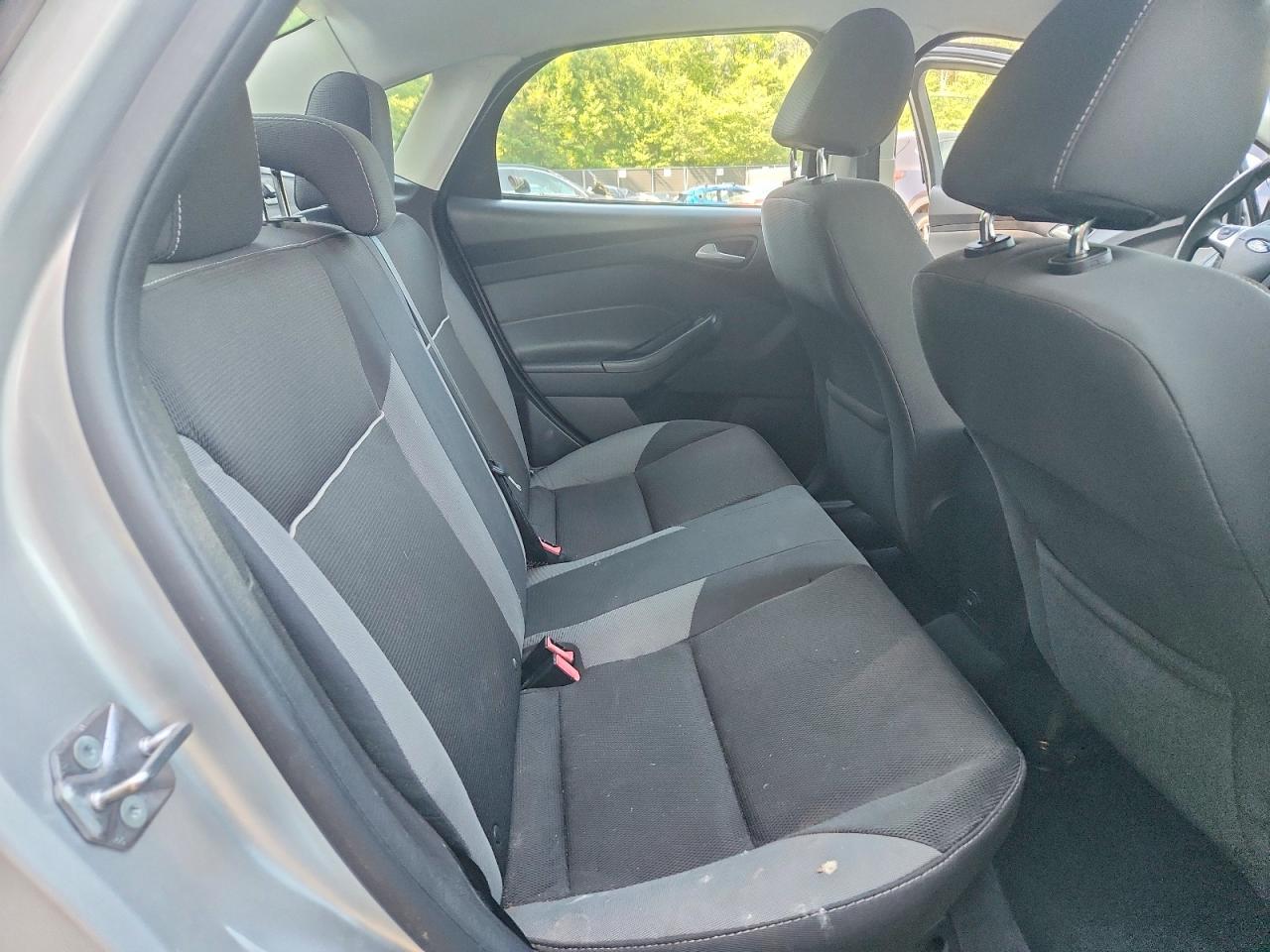 2014 Ford Focus Se Gray vin: 1FADP3F20EL259817