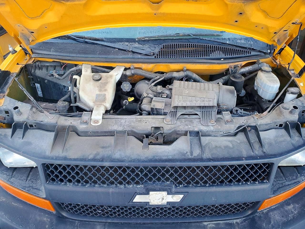 2010 Chev Express Cutaway G3500 Желтый vin: 1GB3G2AA4A1165058
