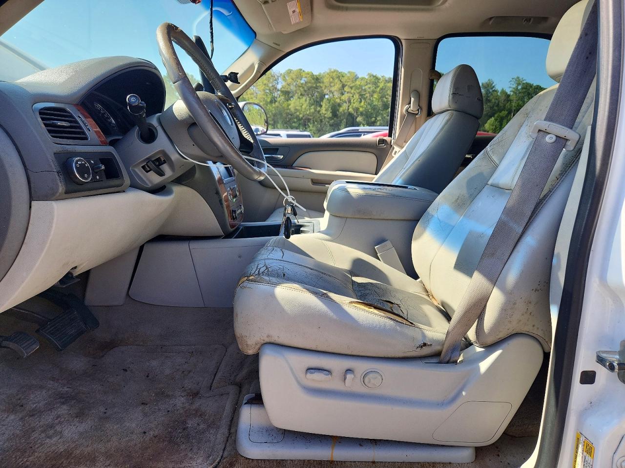 2008 Chevrolet Tahoe C1500 White vin: 1GNFC13068R115140