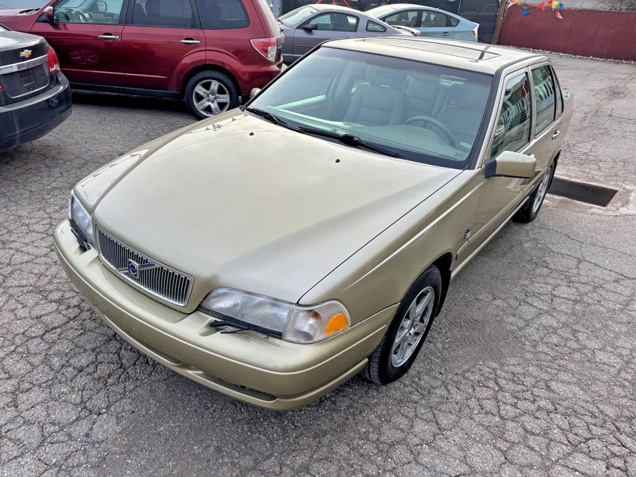 1999 Volvo S70 Gold vin: YV1LT56D4X2588828