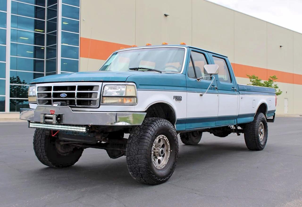 1995 Ford F350 Two Tone vin: 1FTJW36F5SEA22081