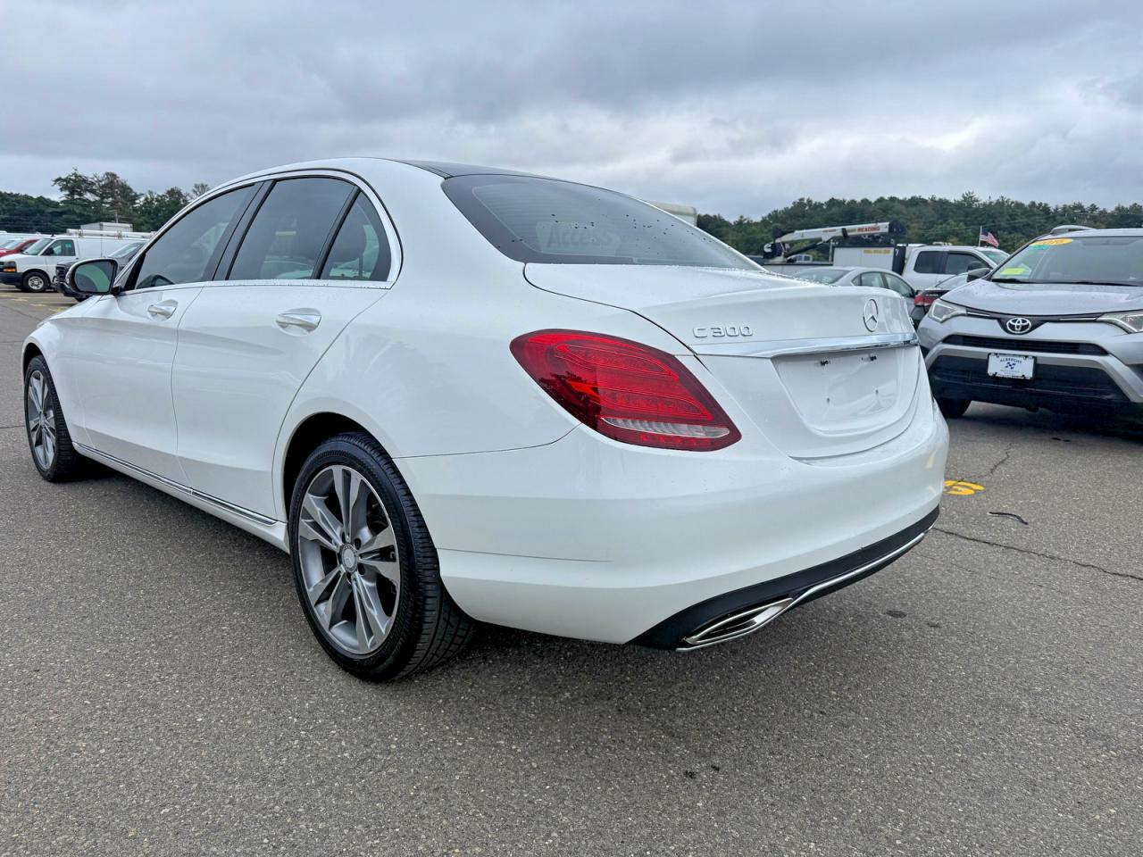 2017 Mercedes-benz C 300 4matic White vin: 55SWF4KB7HU198313