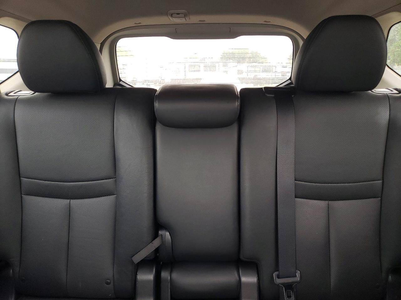 2015 Nissan Rogue S White vin: 5N1AT2MV2FC841463