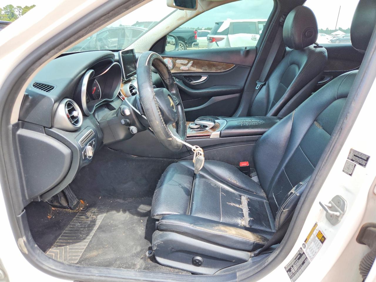 2015 Mercedes-benz C 300 4matic White vin: 55SWF4KB2FU001612