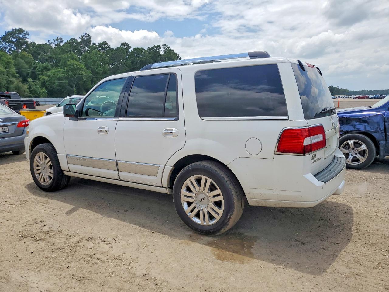 2014 Lincoln Navigator Белый vin: 5LMJJ2H58EEL07867