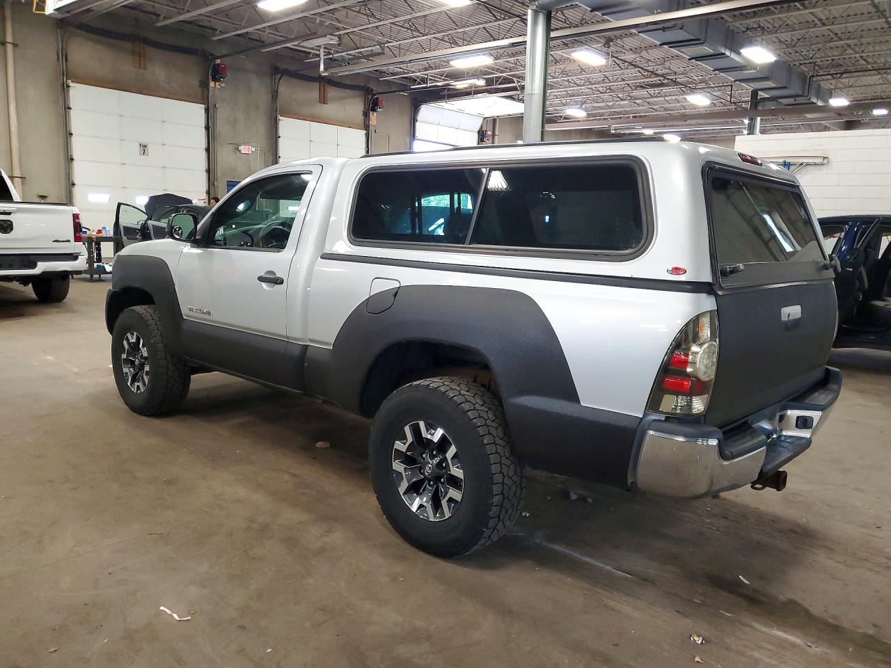 2006 Toyota Tacoma Base Серебряный vin: 5TEPX42N36Z283352