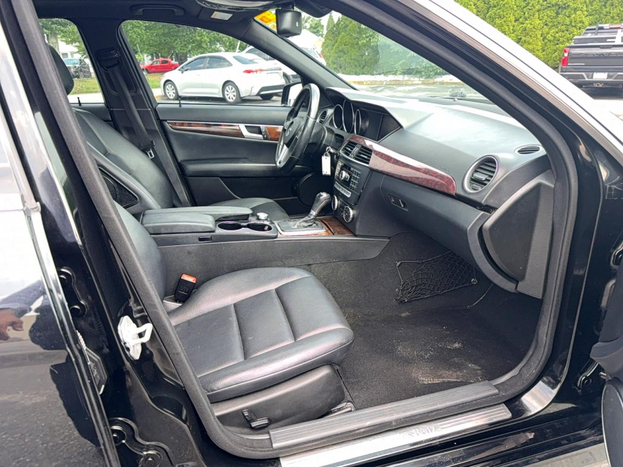 2013 Mercedes-benz C 300 4matic Black vin: WDDGF8AB9DR283579