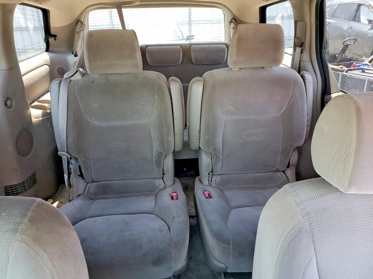 2004 Toyota Sienna Le 7 Passenger Blue vin: 5TDZA23C64S152339