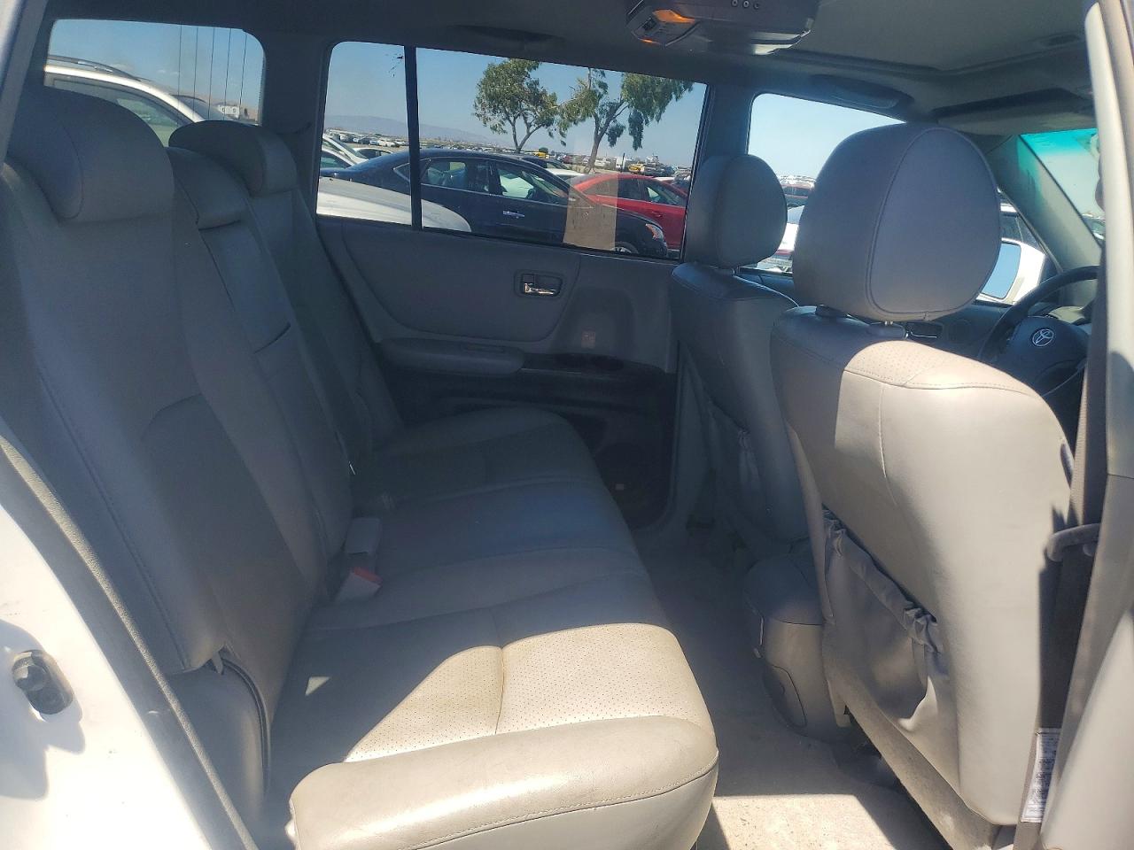 2007 Toyota Highlander Hybrid White vin: JTEEW21A170045963