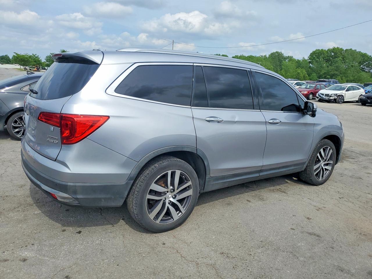 2016 Honda Pilot Touring Серебряный vin: 5FNYF6H98GB014733
