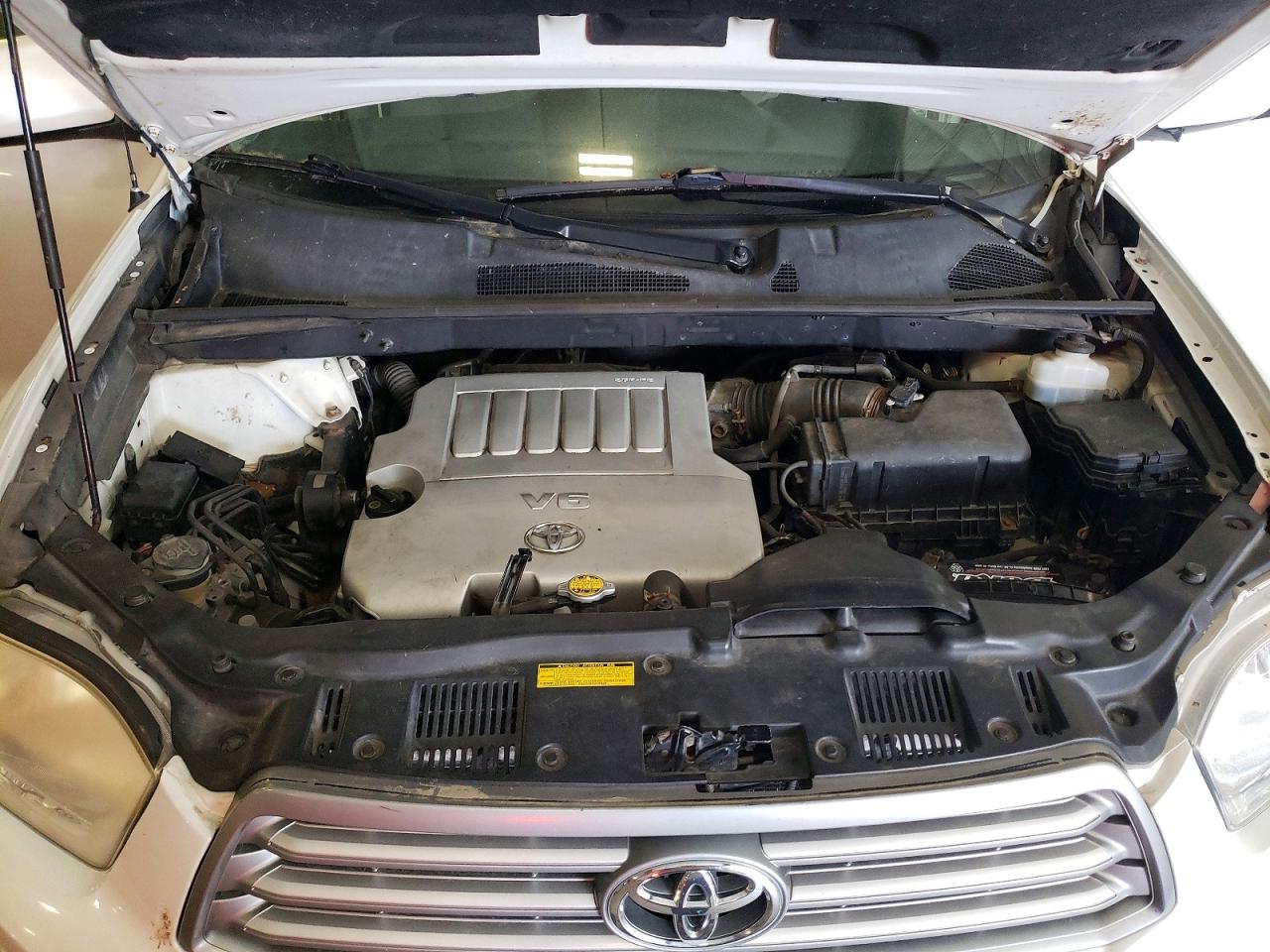 2008 Toyota Highlander Base White vin: JTEES41A882038862