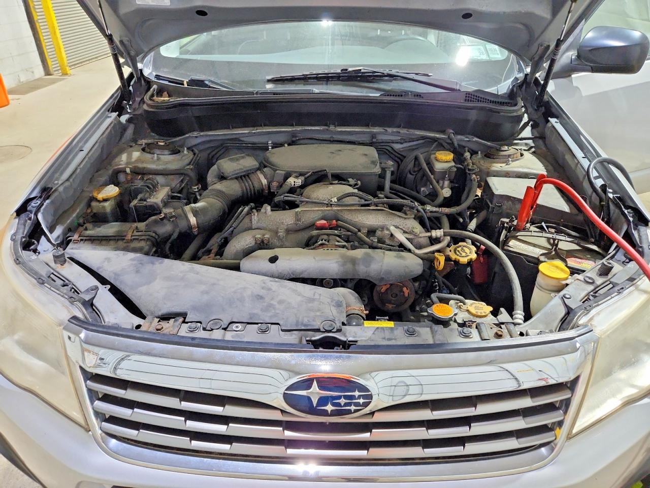 2010 Subaru Forester Xs Silver vin: JF2SH6BC5AH779024