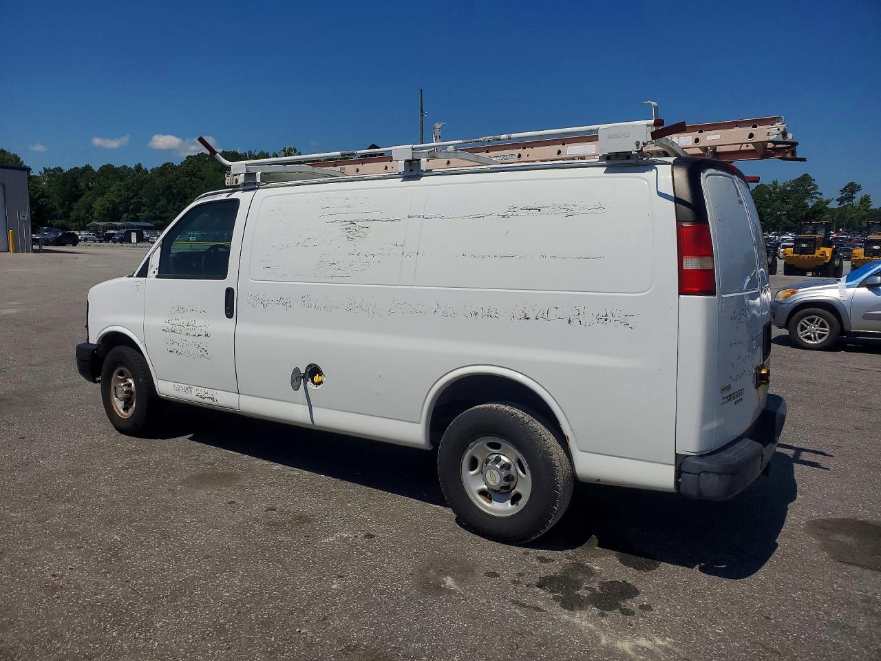 2011 Chevrolet Express G2500 White vin: 1GCWGFCG8B1135368