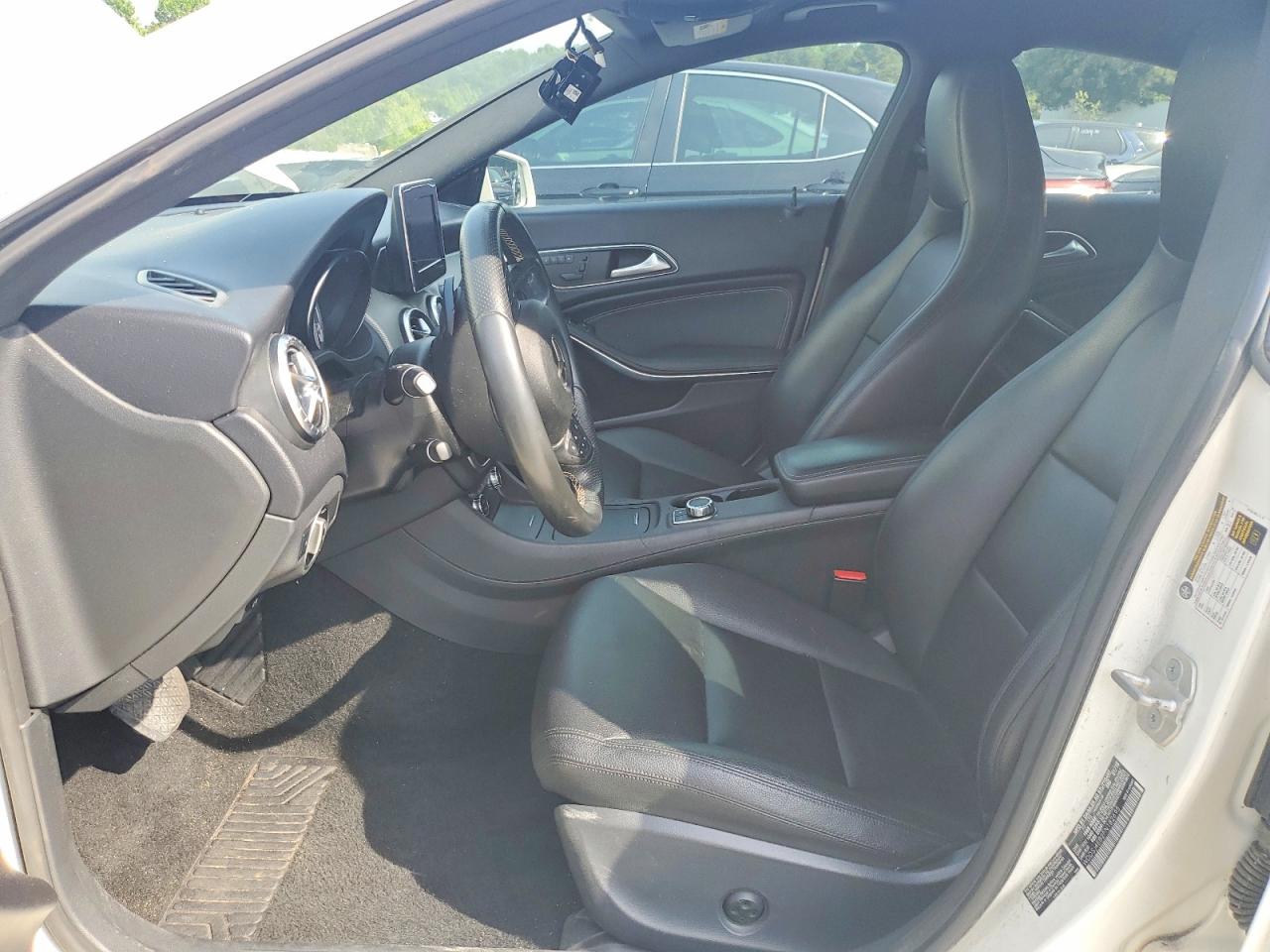 2015 Mercedes-benz Cla 250 Белый vin: WDDSJ4EB2FN182695