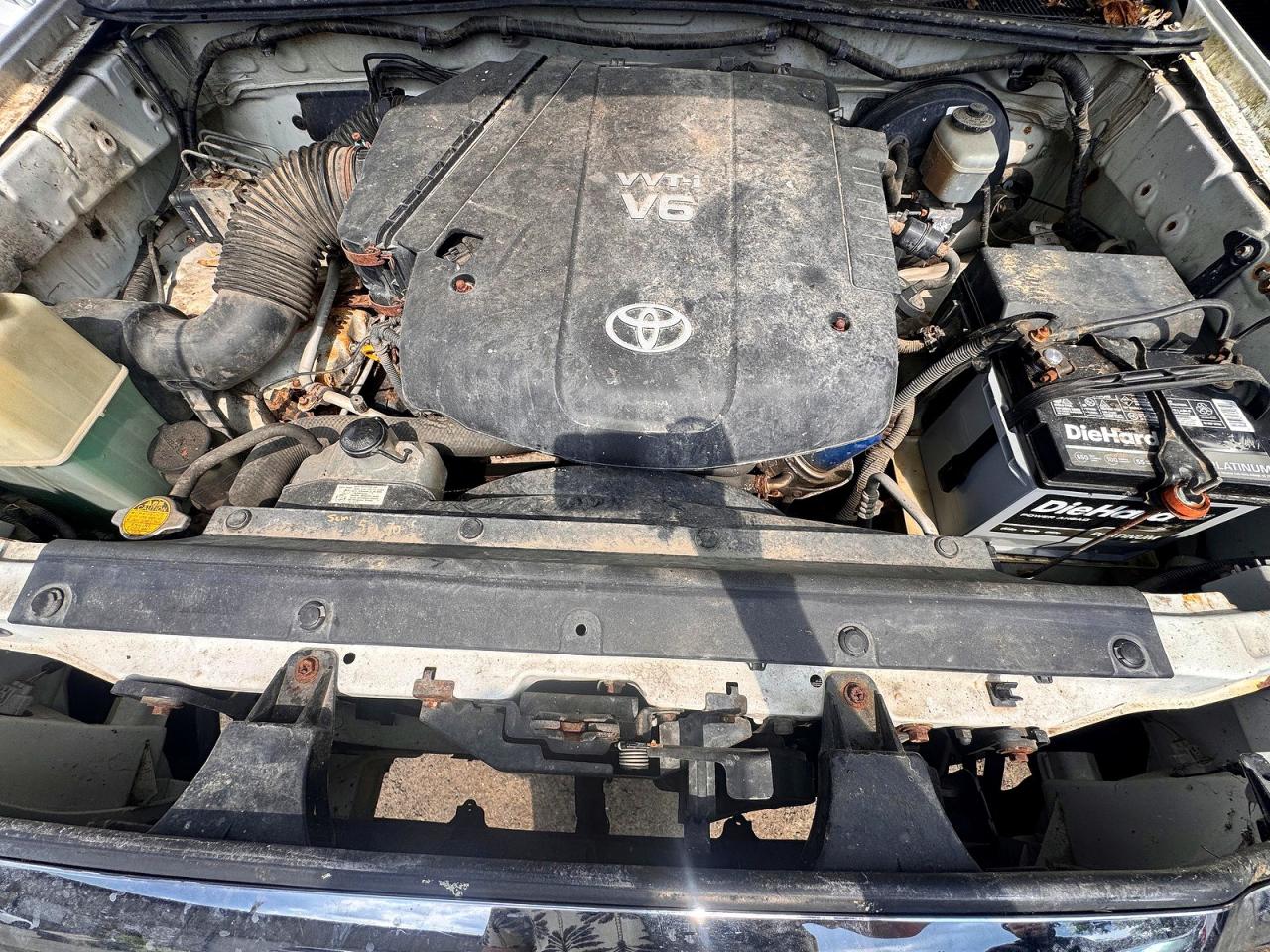 2006 Toyota Tacoma V6 White vin: 5TEUU42N86Z147570