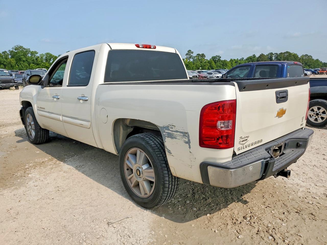 2013 Chevrolet Silverado C1500 Ltz White vin: 3GCPCTE01DG138969