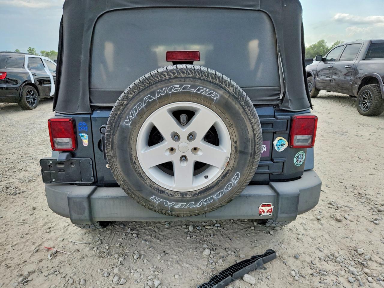 2007 Jeep Wrangler X Gray vin: 1J4GA39167L207567