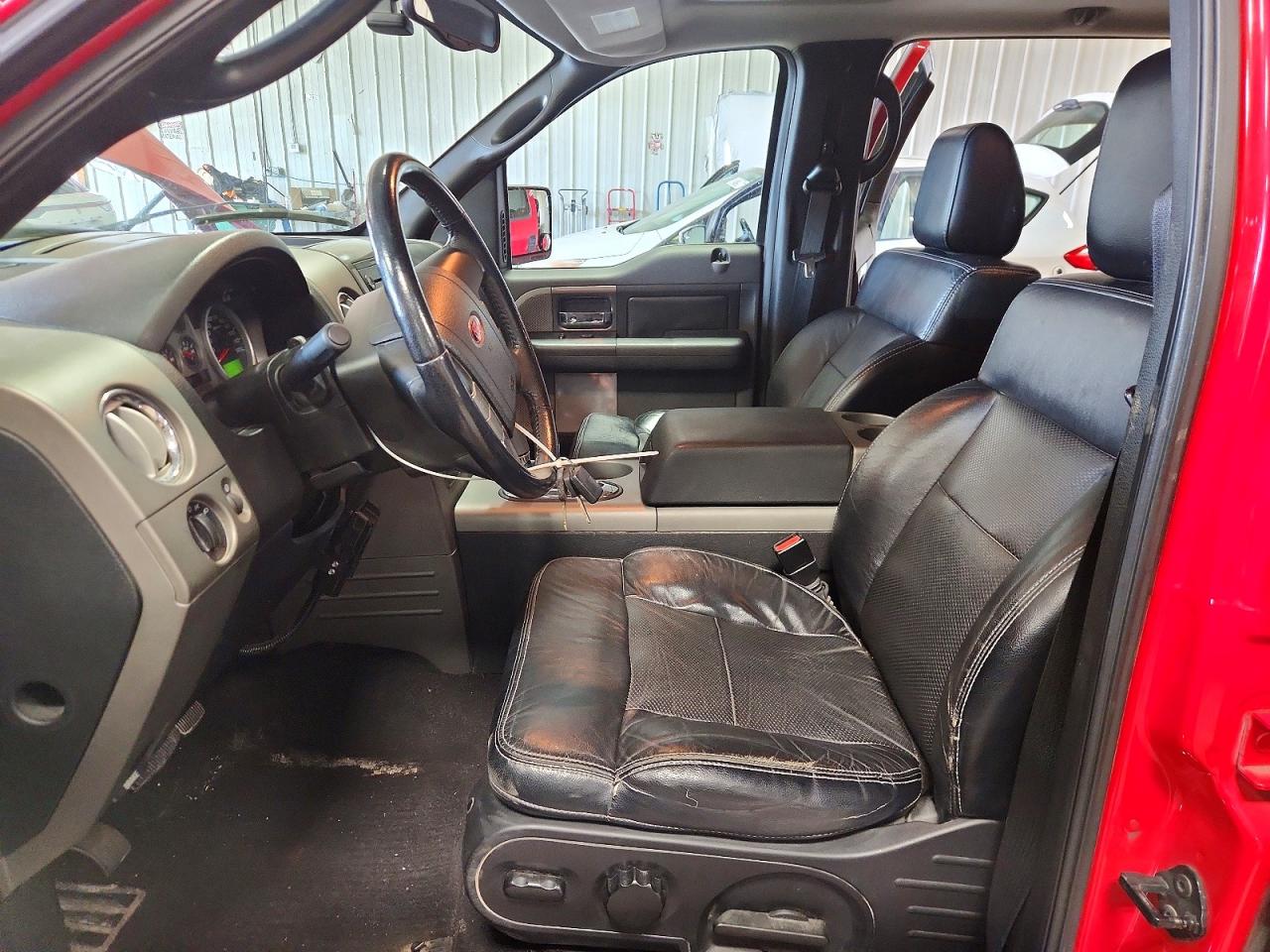 2005 Ford F150 Supercrew Red vin: 1FTPW14525KE58983